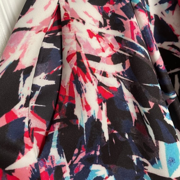 Parker Graphic Pattern Skirt - Picture 3 of 6